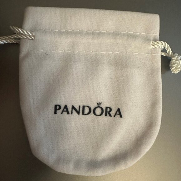 Pandora love takes flight clear cubic zirconia butterfly stud earrings - Picture 2 of 2